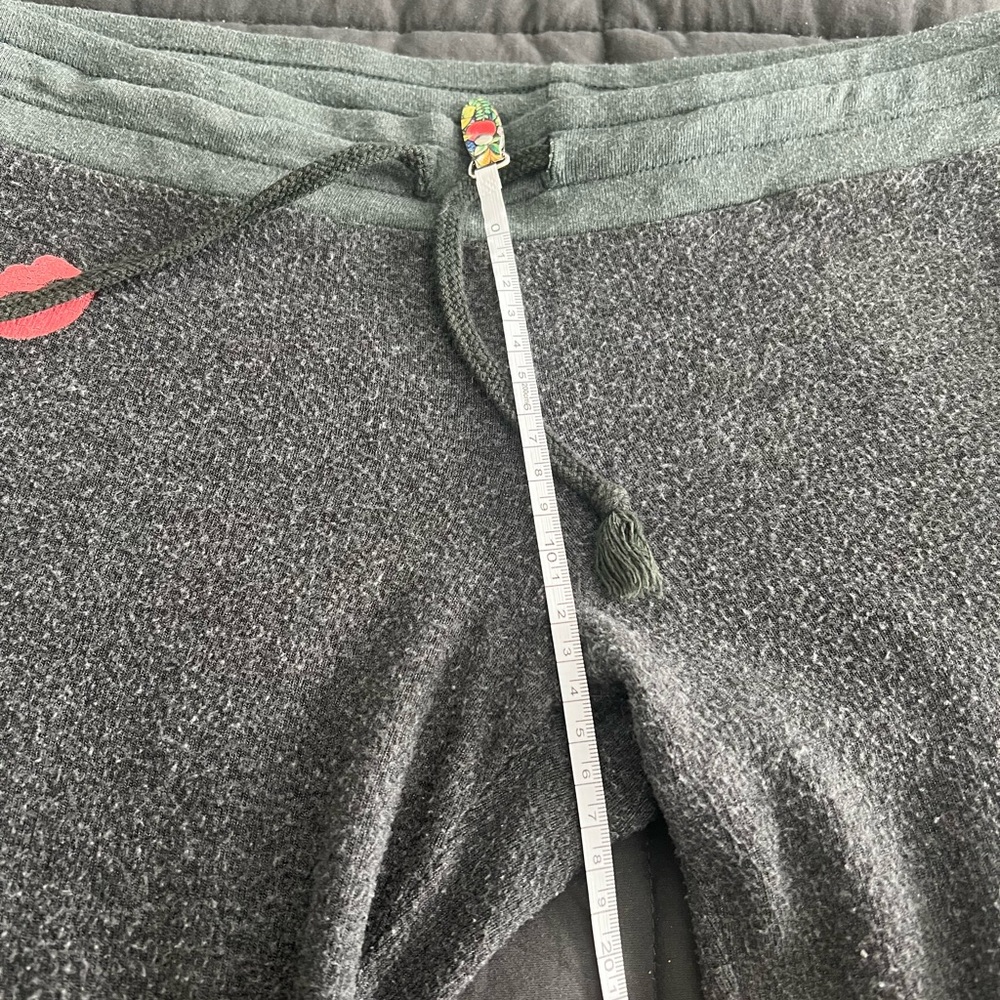 Wildfox Gray Lounge Pants with Pink/Red Lips Logo - Picture 9 of 11